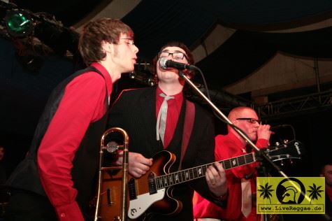 Ken Guru - The Highjumpers (D) Easter Ska Jam - Conne Island, Leipzig 23. Maerz 2008 (4).jpg